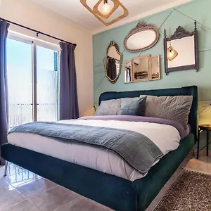  Сasa de vacaciones Arty Vintage Townhouse With Rooftop Shower & Sun Loungers